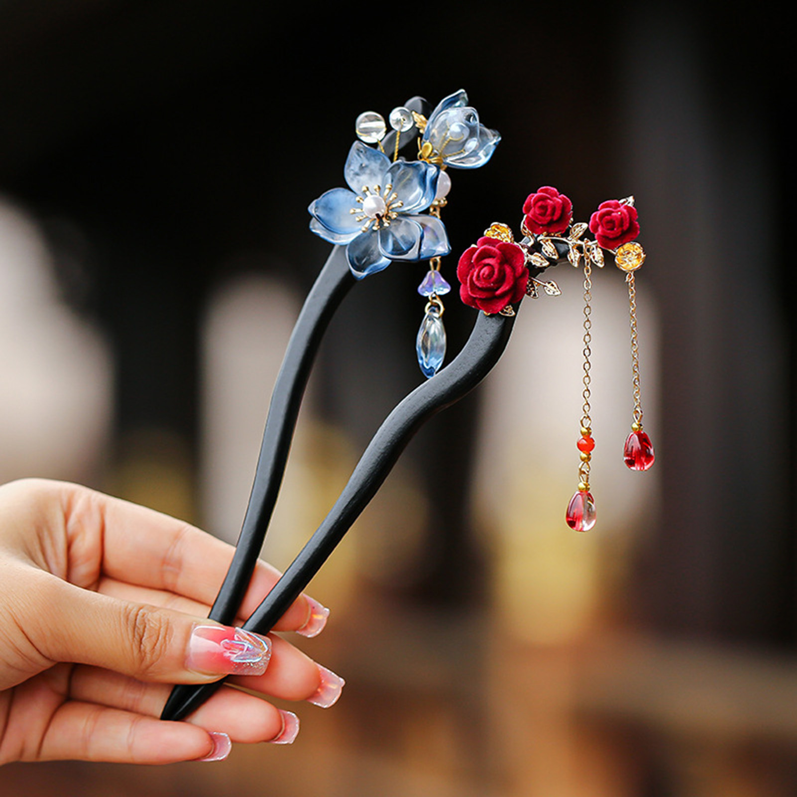 Women Accessories On Sale - دبوس شعر بتصميم صيني مزخرف بالزهور