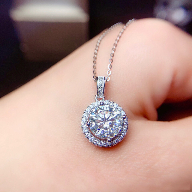 قلادة مويسانيت مربعة 0.5-2 قير - مراجعة Charm Necklace Dainty وسعره