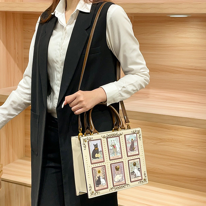 حقيبة يد نسائية فاخرة من الجلد - مراجعة Women Accessories Business وسعره