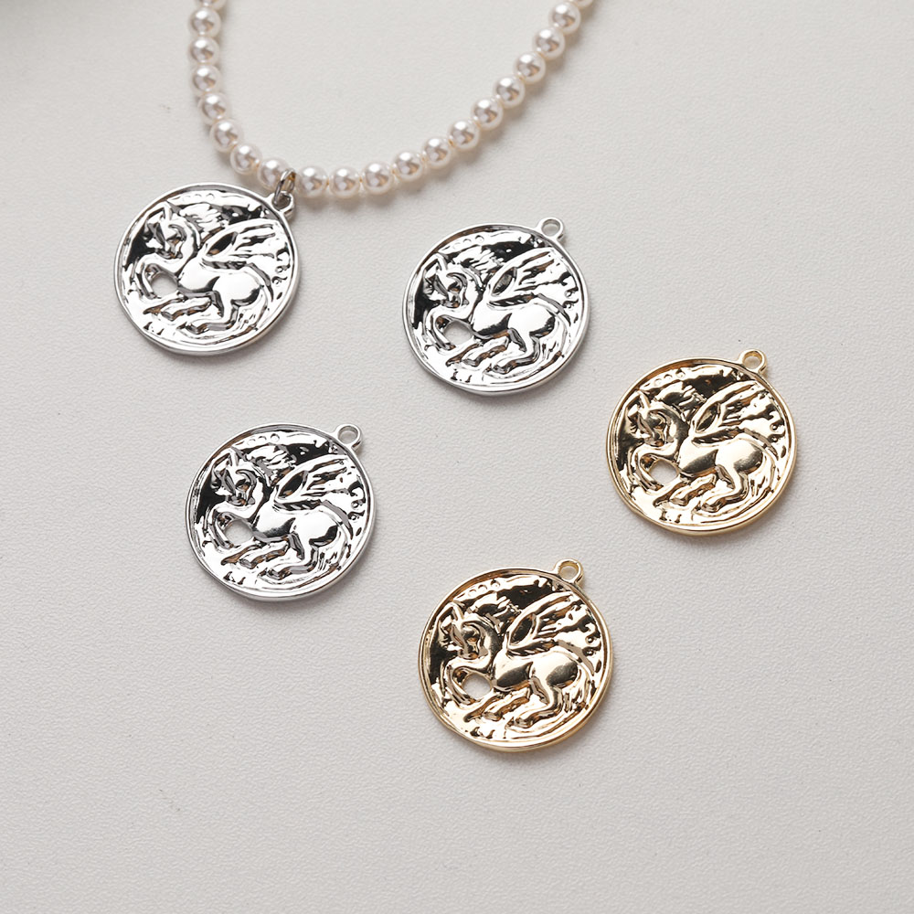 4 قطعة دلايات يونيكورن لذيذ لص - مراجعة Charm Necklace Dainty وسعره